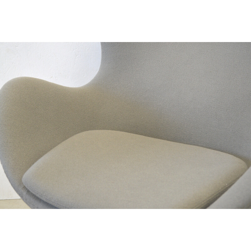 Egg Chair & Ottoman by Arne Jacobsen for Fritz Hansen  - 2000s