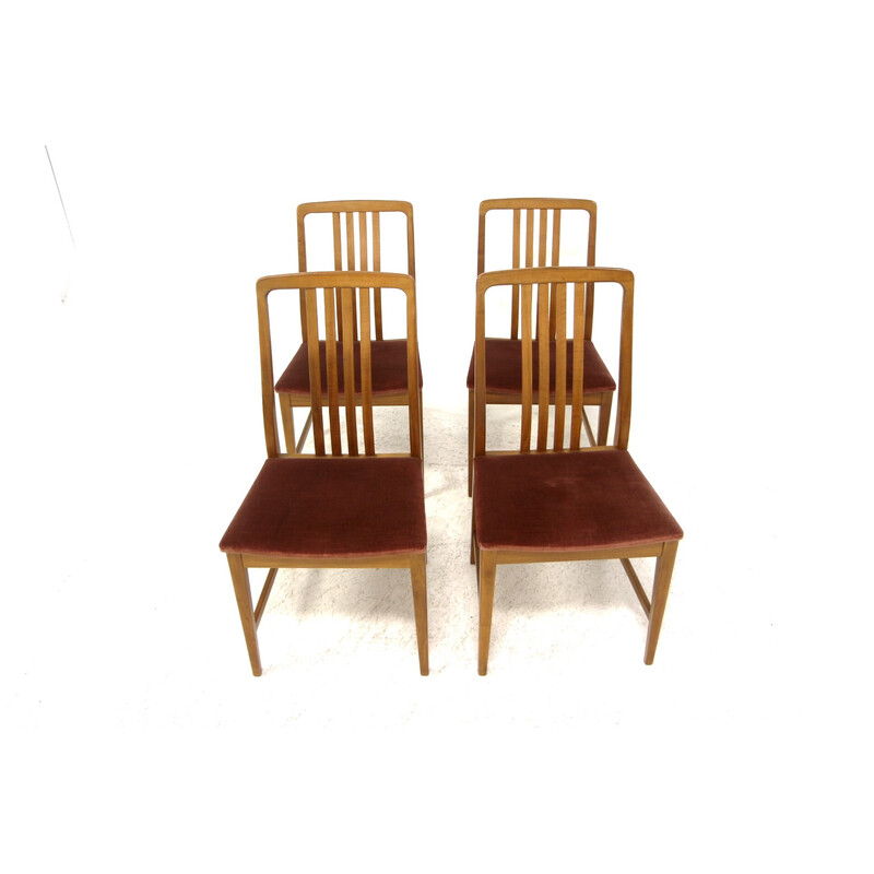 Juego de 4 sillas vintage de nogal y tela roja, Suecia 1960