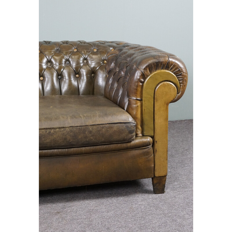 Canapé Chesterfield vintage 2 places en cuir de vachette vert