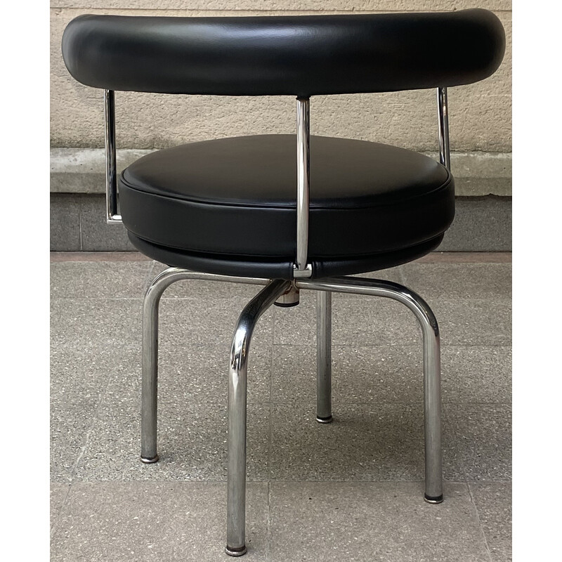 Sedia girevole nera vintage Lc7 per Cassina, 2000