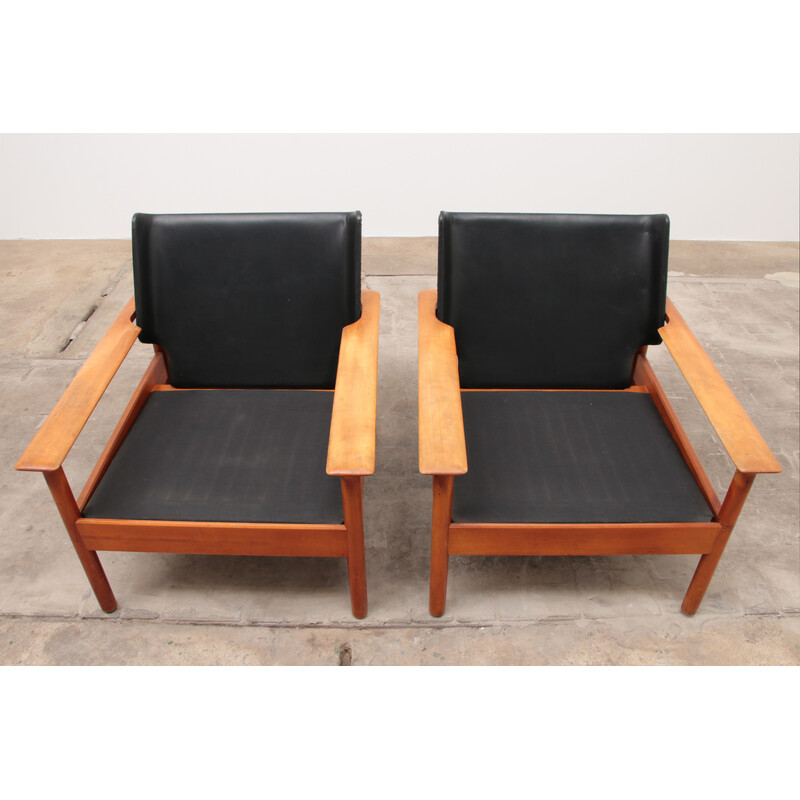 Paire de fauteuils Relax vintage en cuir noir et bois, 1960