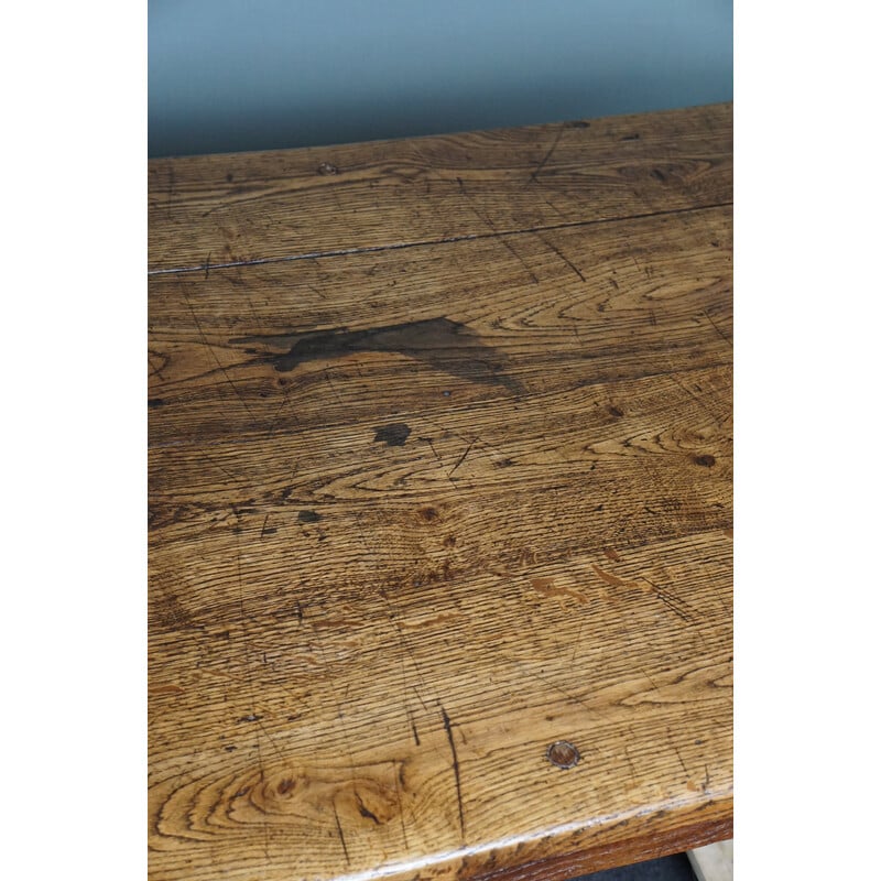 Mesa de comedor inglesa de madera de roble de mediados de siglo