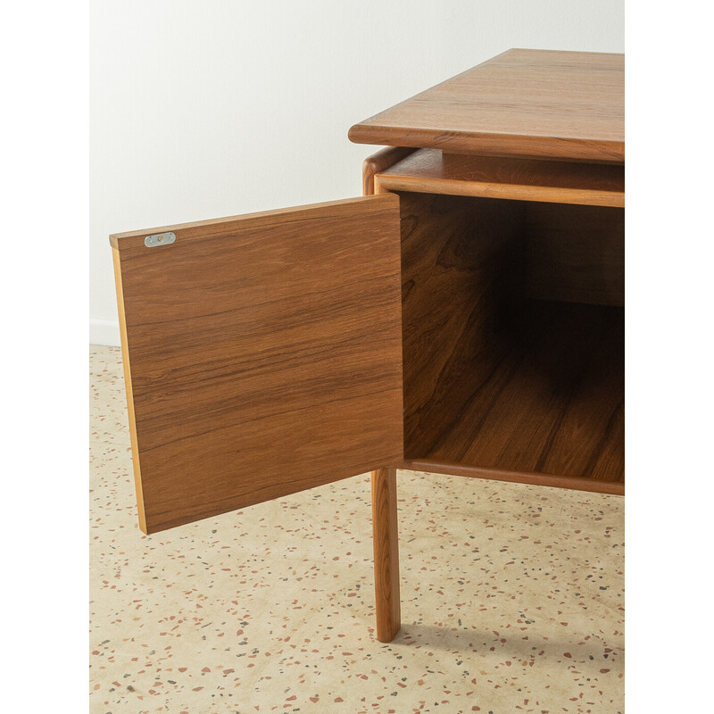 Escritorio vintage de chapa de teca de Arne Vodder para G.V. Muebles, Dinamarca 1960s