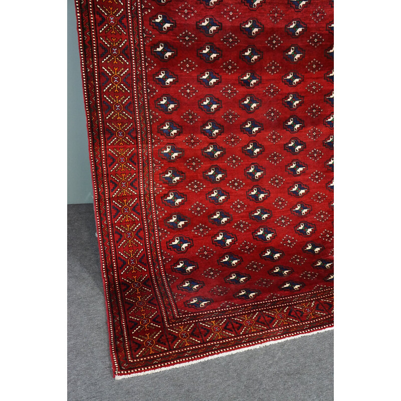 Vintage colorful hand-knotted oriental rug in pure virgin wool