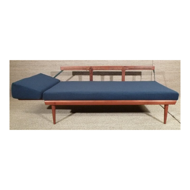 Blue Scandinavian chaise "FD451" longue, Peter HVIDT - 1956