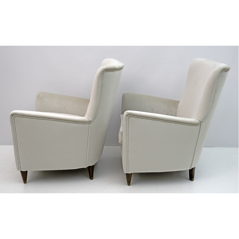 Pair of mid-century Italian velvet armchairs by Gio Ponti for Isa, 1950s