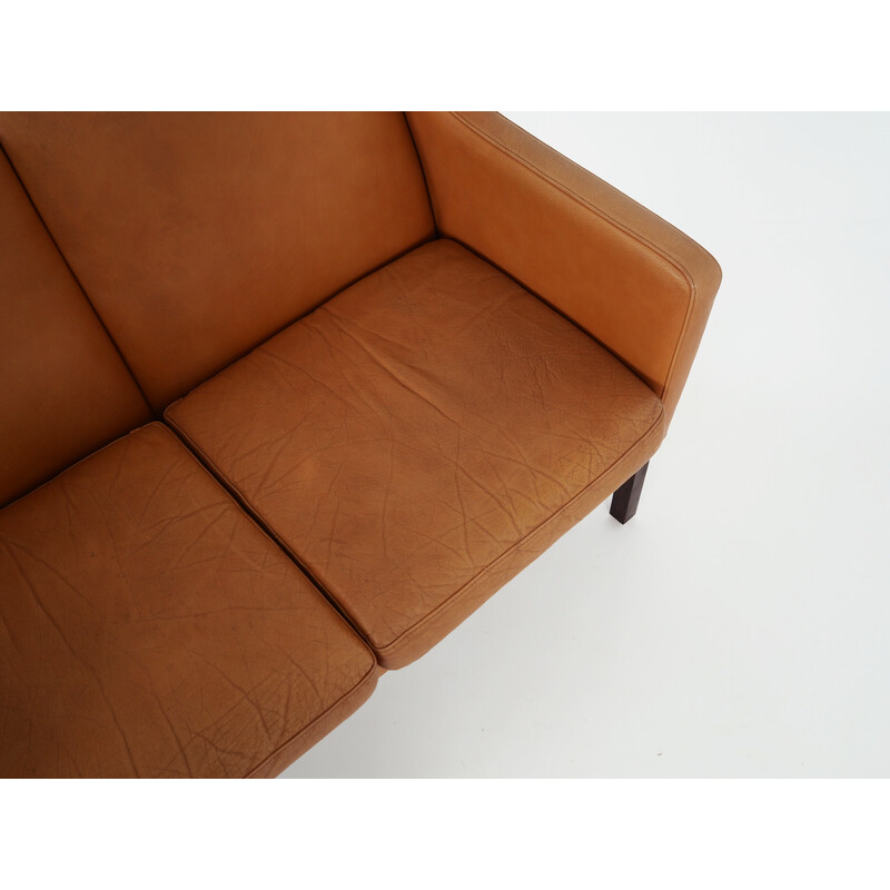 Vintage sofa model V17 by Illum Wikkelsø