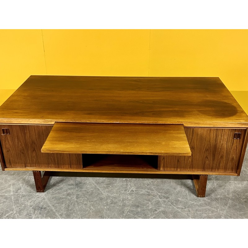 Vintage rosewood executive desk by Jensen and Valeur for Dyrlund, Denmark