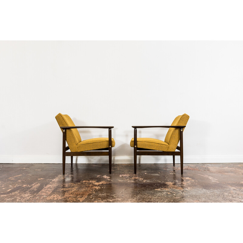 Paar gelbe Bouclé-Sessel aus der Mitte des Jahrhunderts, Polen 1960er Jahre