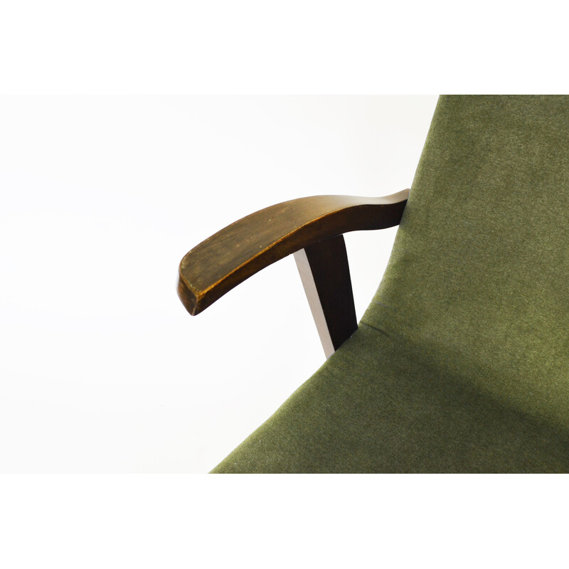 Fauteuil vintage en velours vert par Mieczysław Puchała, 1950