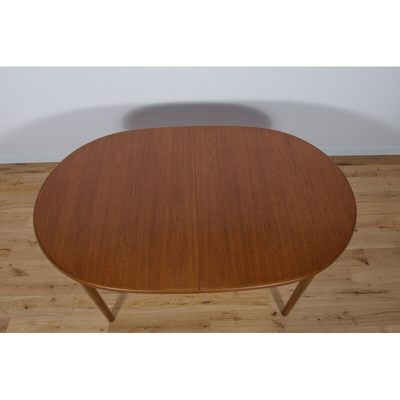 Mid century oval teak extendable dining table by McIntosh, 1960s