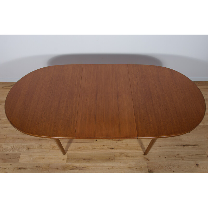 Mid century oval teak extendable dining table by McIntosh, 1960s