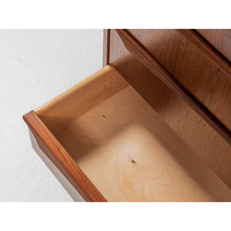 Mid century Danish chest of 4 drawers in teak