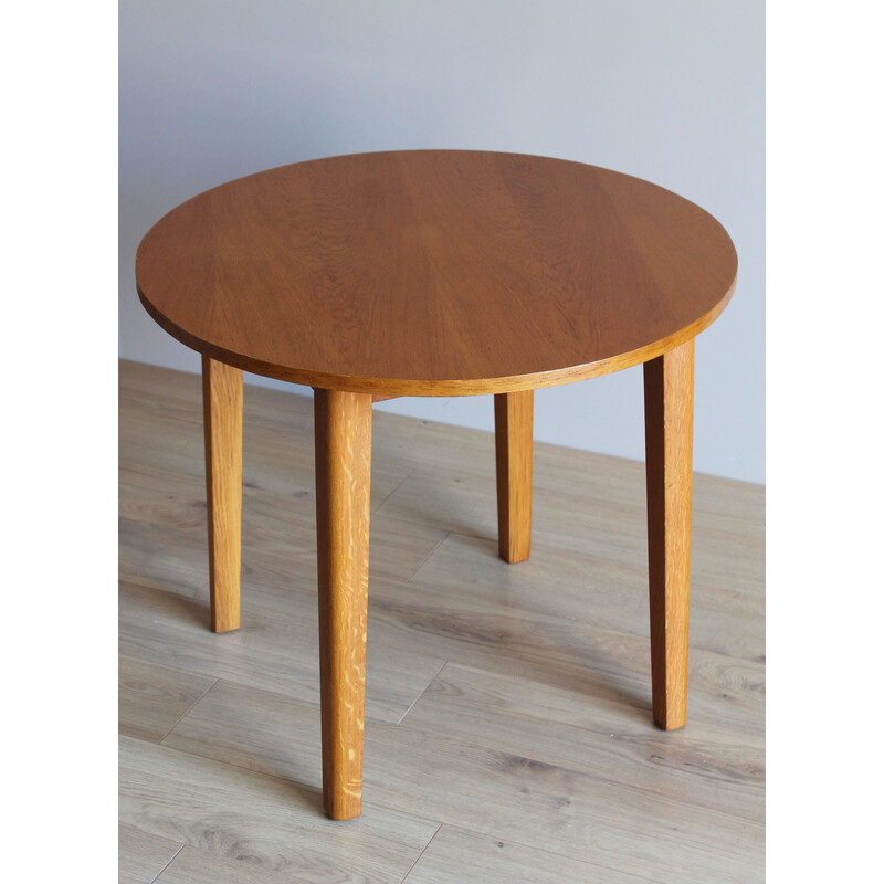 Vintage pedestal table in varnished oakwood