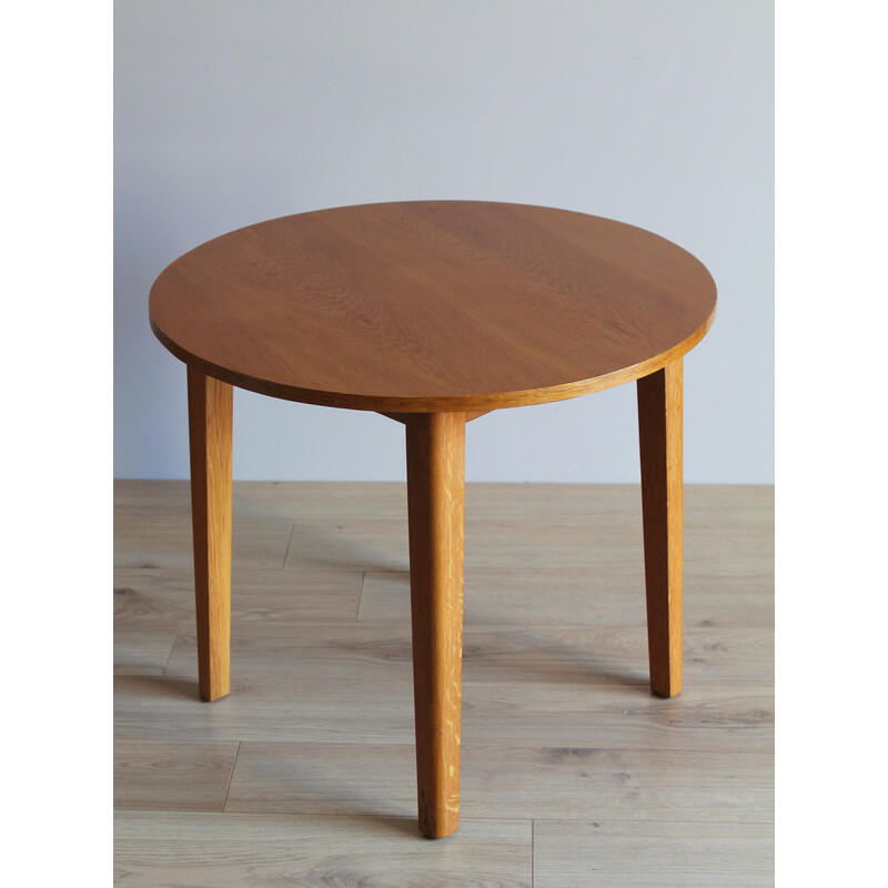 Vintage pedestal table in varnished oakwood