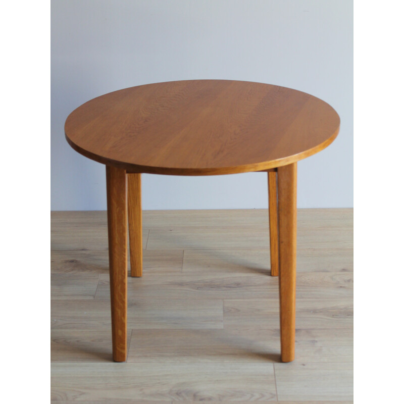 Vintage pedestal table in varnished oakwood