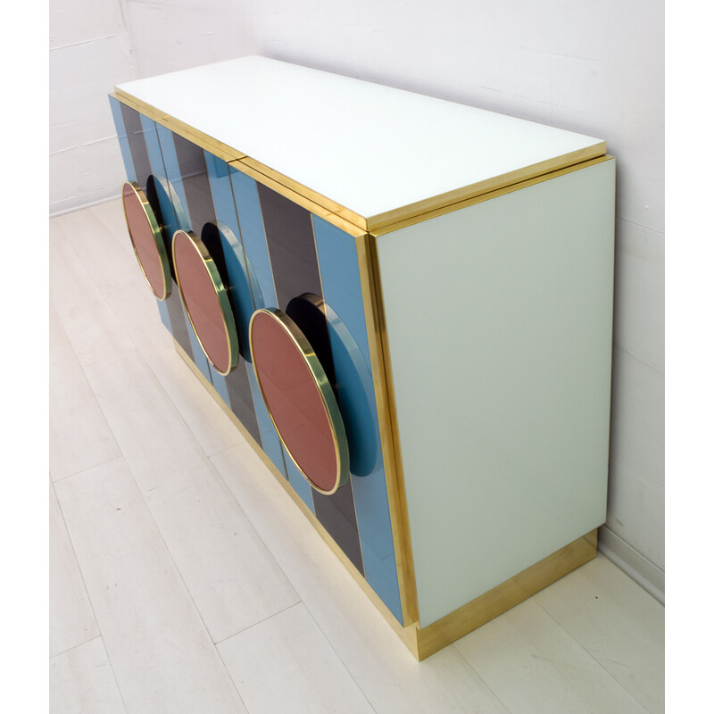 Postmodernes italienisches Sideboard aus farbigem Glas und Messing, 1980er Jahre