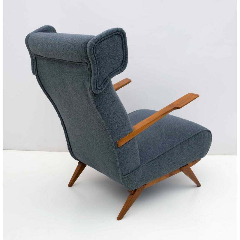 Italiaanse fauteuil van walnoot en bouclè uit het midden van de eeuw, 1950