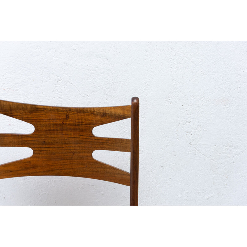 Conjunto de 4 cadeiras de nogueira vintage, Checoslováquia 1970