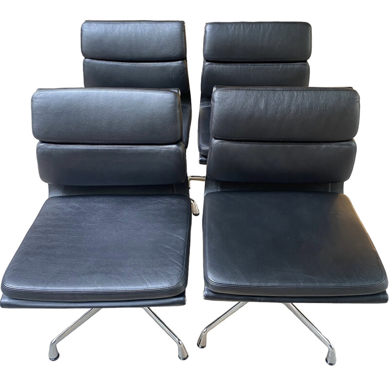 Lot de 4 fauteuils de bureau vintage Soft pad en cuir noir et aluminium par Eames, 2007