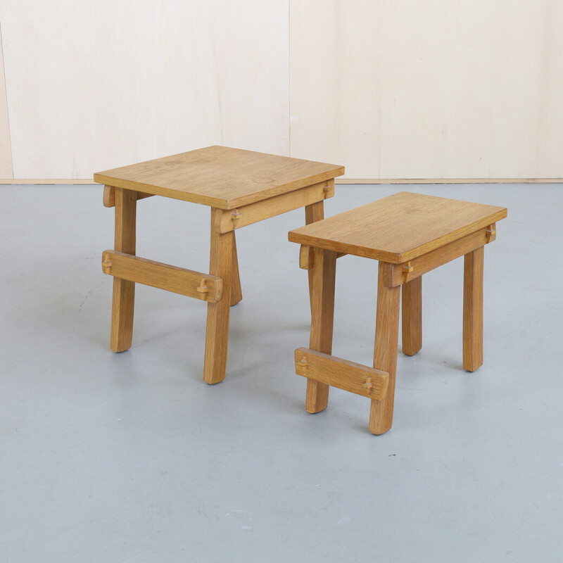Pareja de mesas auxiliares vintage de madera de roble natural