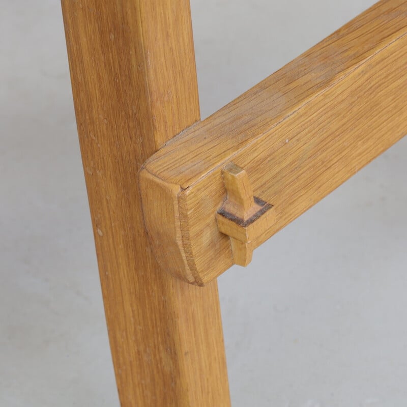 Pareja de mesas auxiliares vintage de madera de roble natural