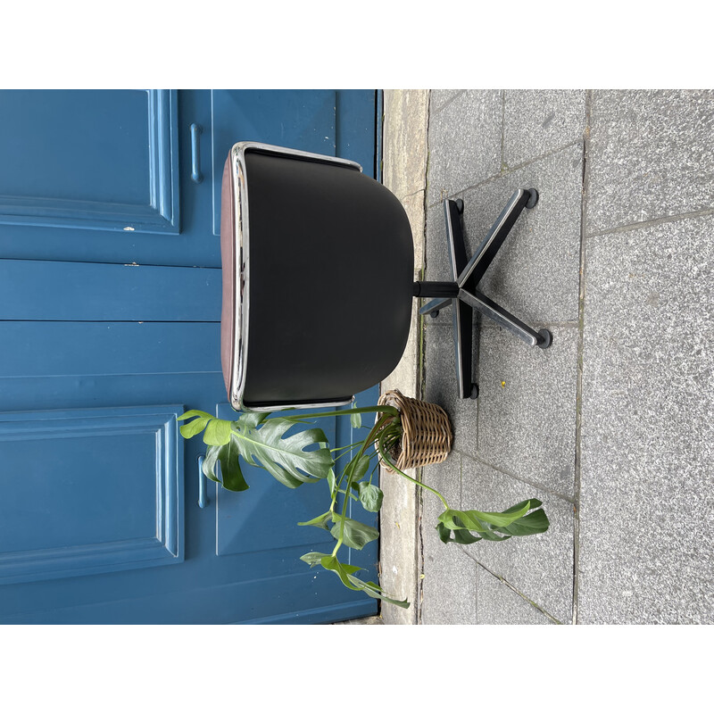 Vintage leather office chair by Charles Pollock for Knoll