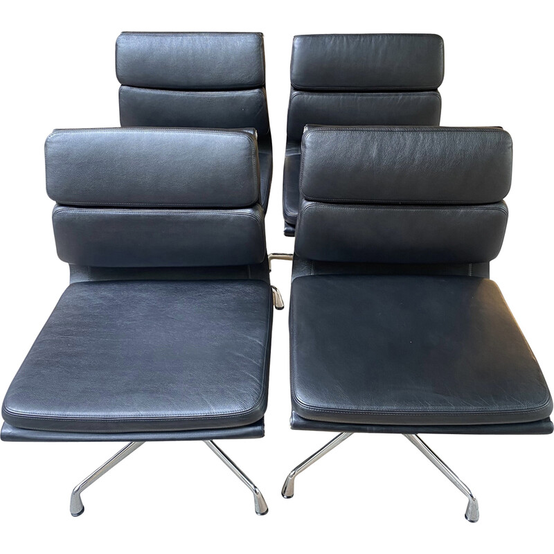 Lot de 4 fauteuils de bureau vintage Soft pad en cuir noir et aluminium par Eames, 2007