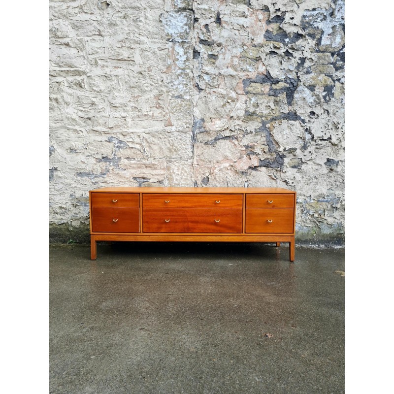 Mid century sideboard in eikenhout van Stag Furniture