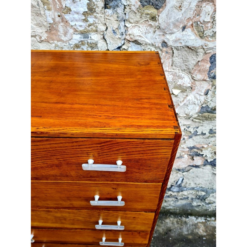 Vintage oakwood eight drawers chest of drawers