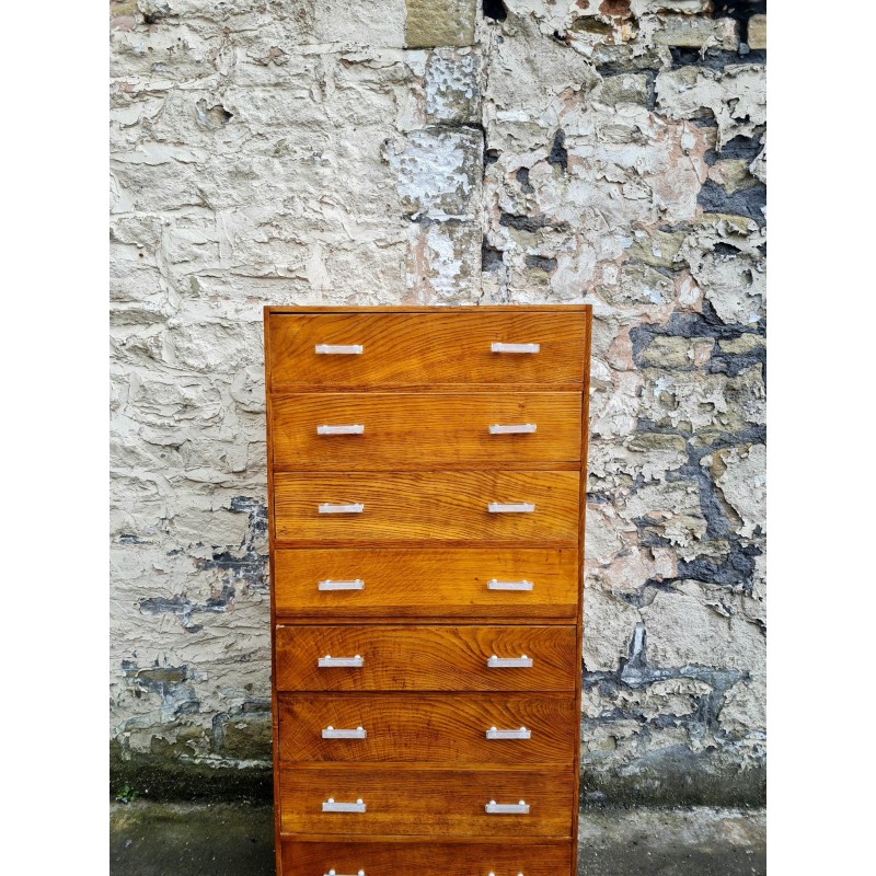 Vintage oakwood eight drawers chest of drawers