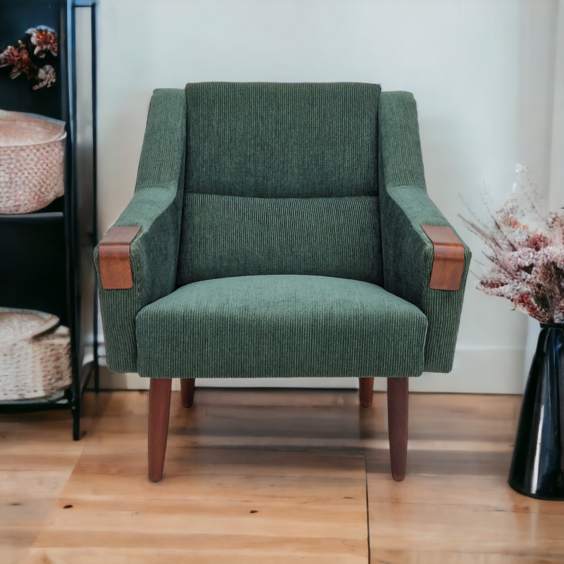 Deense vintage fauteuil in fluweel-corduroy van Rolschau Møbler, 1970.