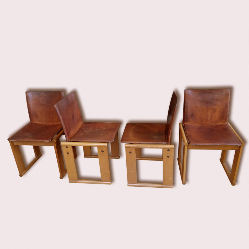 Ensemble de 4 chaises en cuir d'Afra et Tobia Scarpa pour Molteni - 1970
