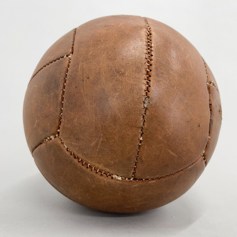 Balón medicinal vintage de cuero marrón, Checoslovaquia 1930