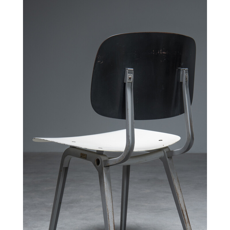 Set van 8 vintage 'Revolt' stoelen van Friso Kramer en Wim Rietveld, Nederland 1950