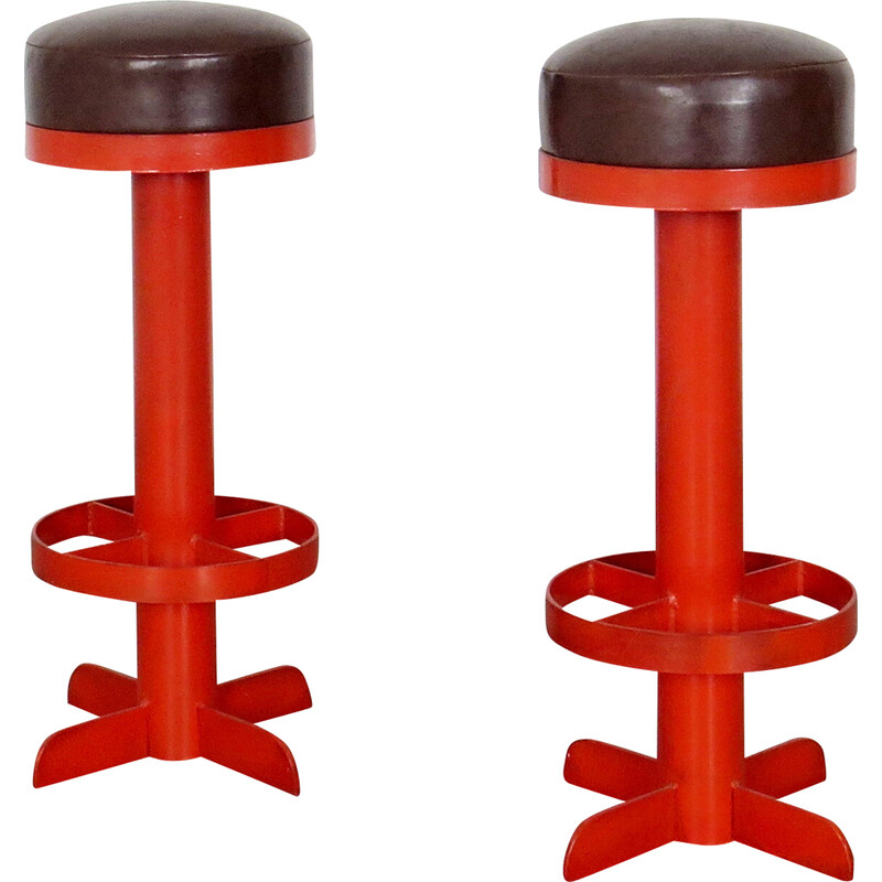 Pair fo vintage swivel red bar stools