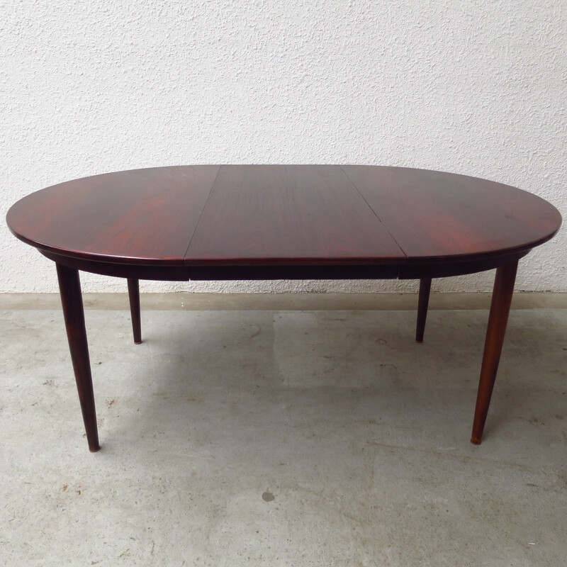 Scandinavian vintage round table with extensions in rosewood by Skovmand and Andersen