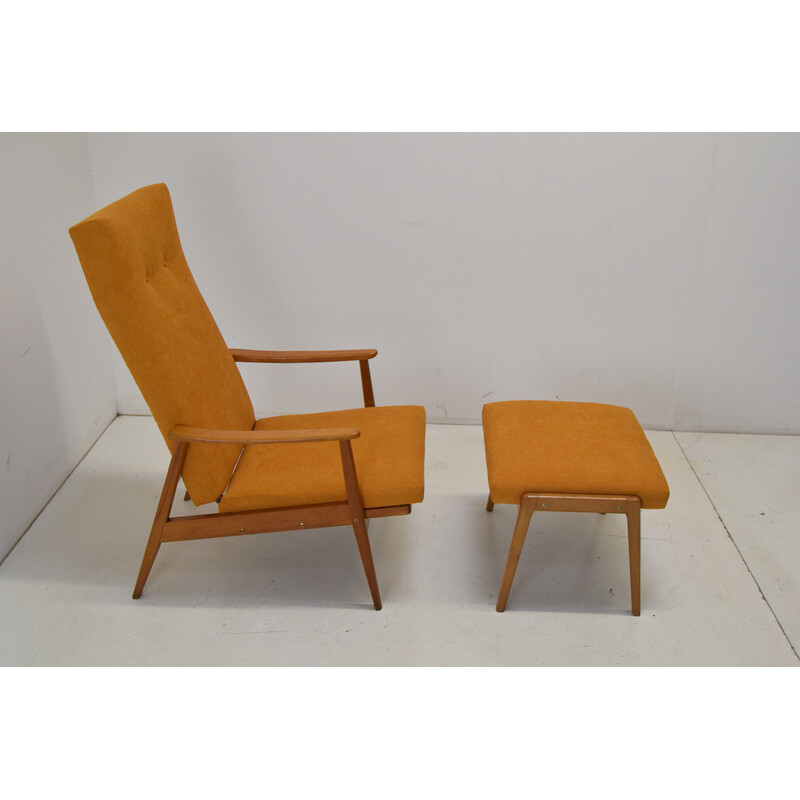 Vintage fauteuil met voetenbankje in hout en stof van Jitona, Tsjechoslowakije 1960