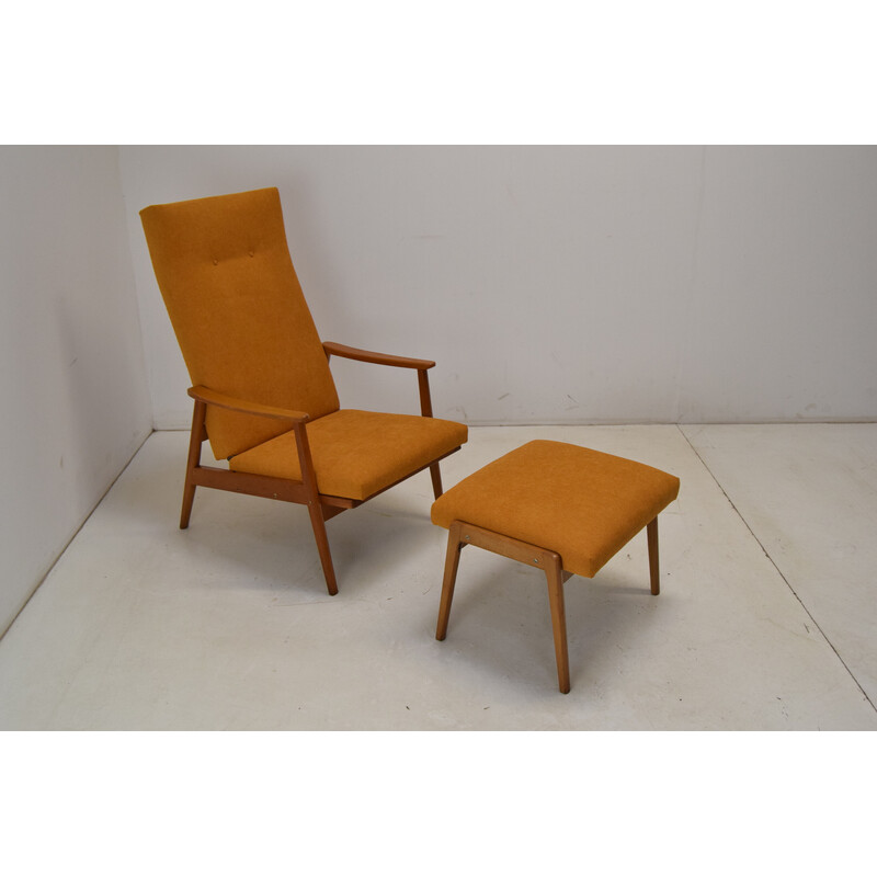 Vintage fauteuil met voetenbankje in hout en stof van Jitona, Tsjechoslowakije 1960