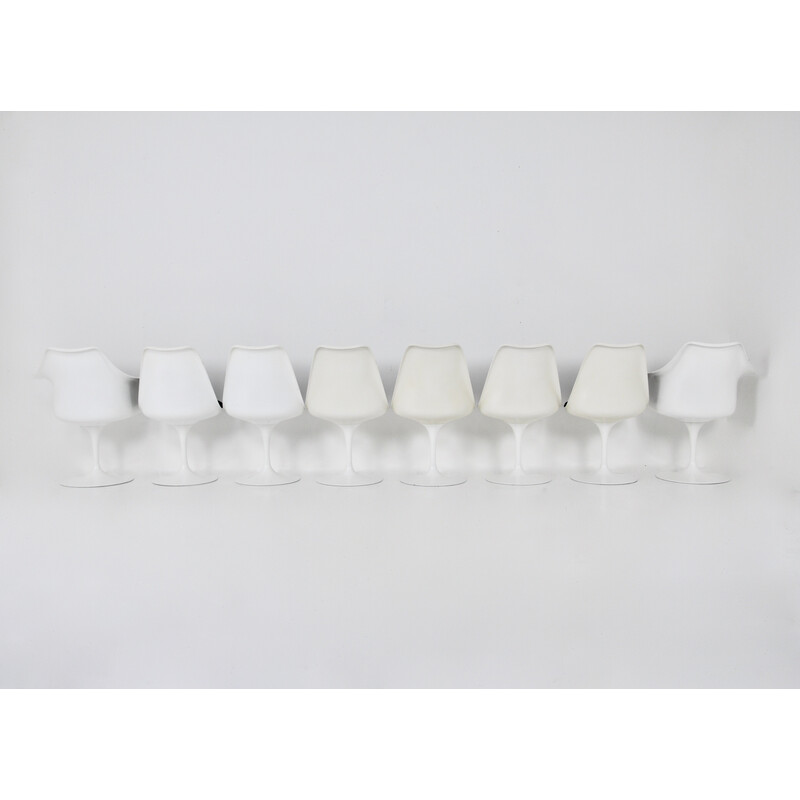Conjunto de 8 cadeiras em fibra de vidro e tecido "Tulip" da Eero Saarinen para a Knoll International, 1970