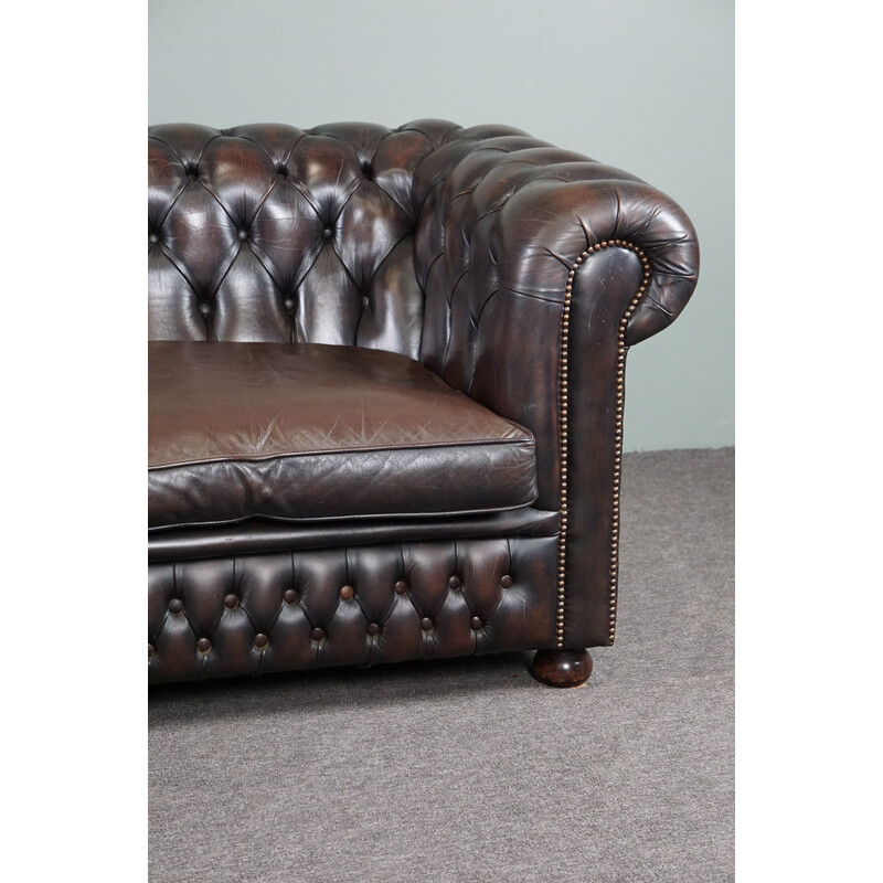 Canapé "Chesterfield" vintage en cuir de vache