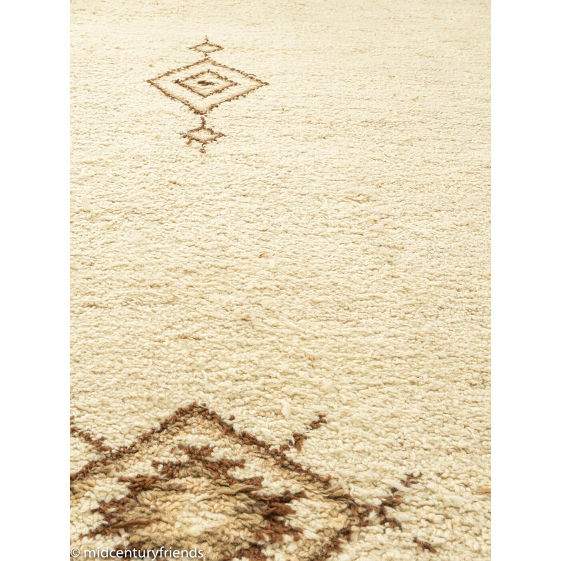 Vintage Berber rug in creamy white and beige velvet, Morocco 1960