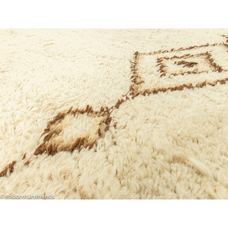 Vintage Berber rug in creamy white and beige velvet, Morocco 1960