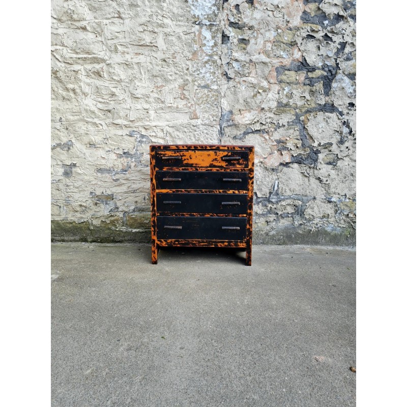Vintage chest of drawers in oakwood