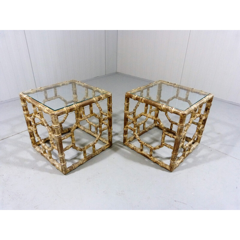 Pareja de mesas auxiliares vintage de madera imitación bambú, años 60
