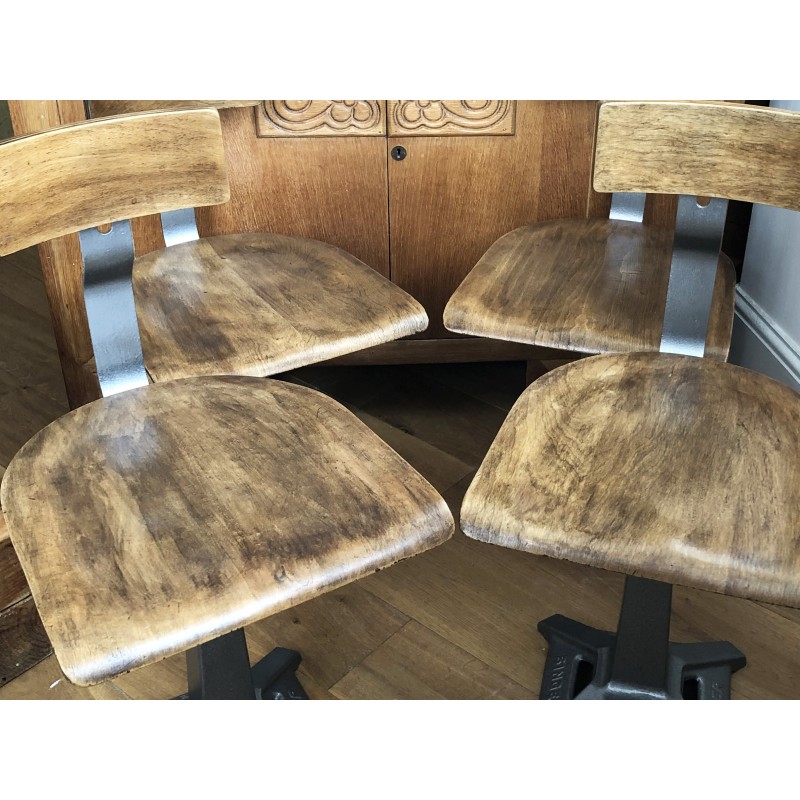 Set of 4 vintage Singer machinist chairs by Simanco, 1930s