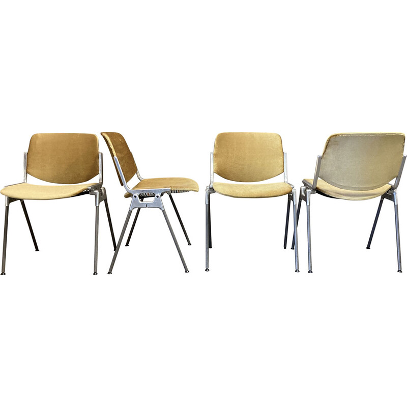 Set of 4 vintage chairs by Giancarlo Piretti for Castelli, 1960