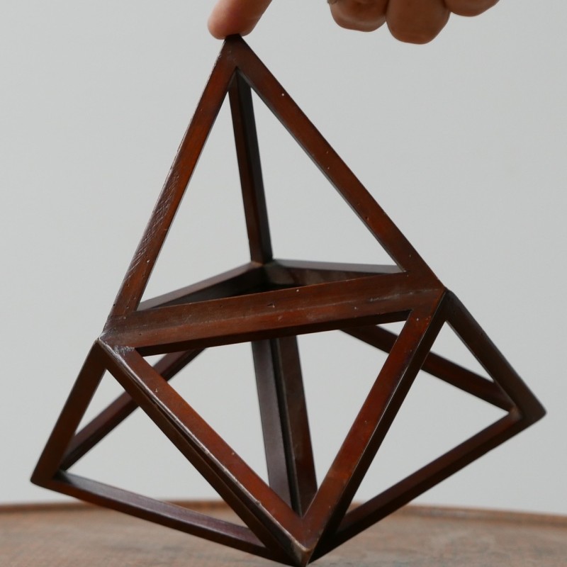 Objecto geométrico de madeira escultórica francesa de meados do século, 1970s