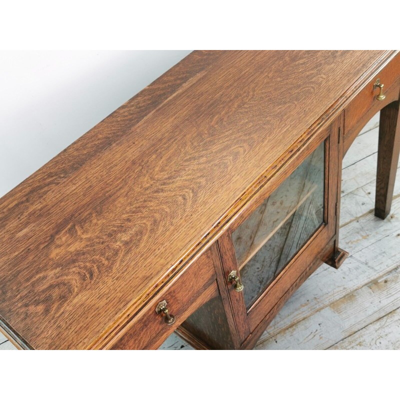 Vintage Arts and Crafts oakwood sideboard