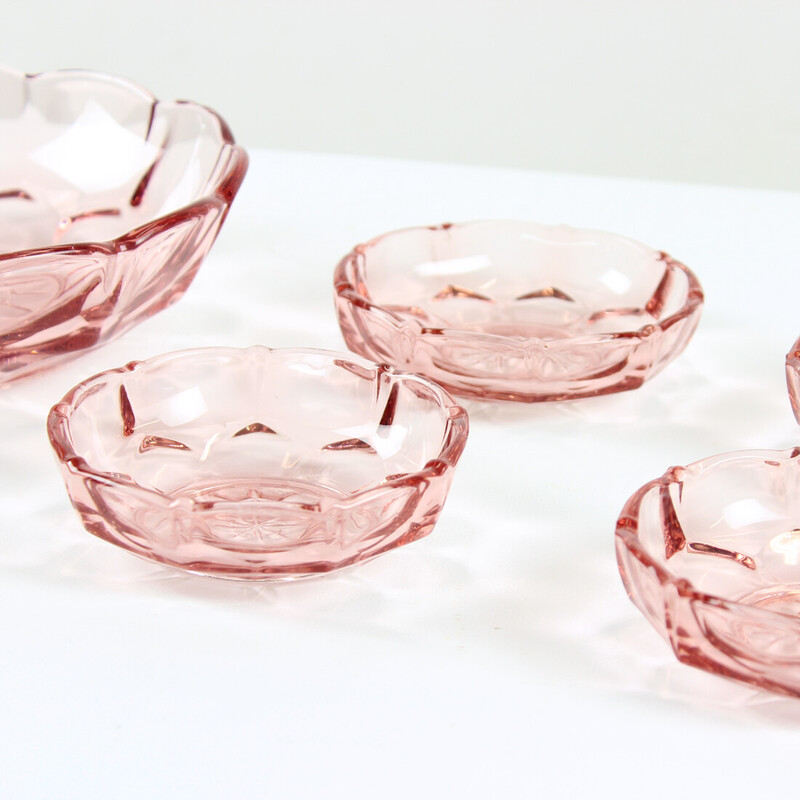 Set of vintage pink glass bowls, Czechoslovakia 1950s
